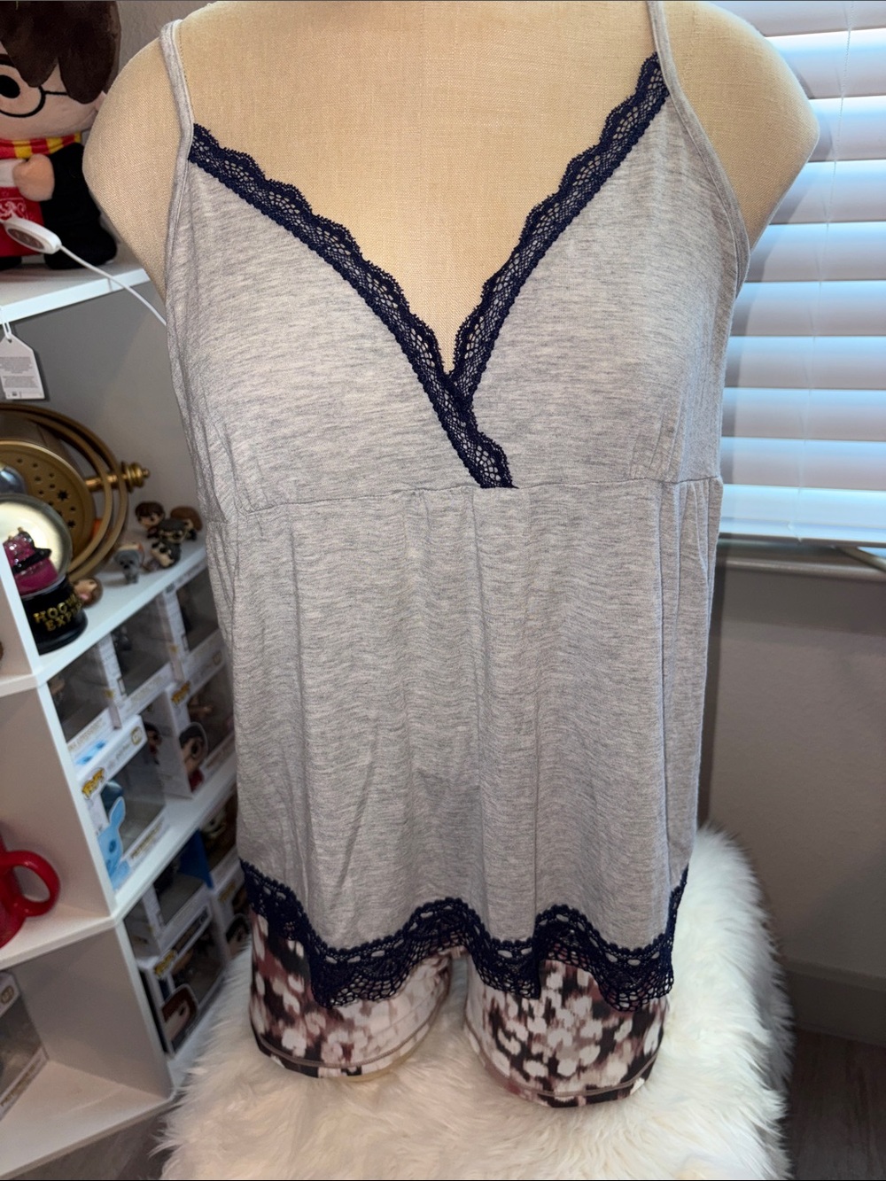 Gray Lace-Trim Cami Tank with Printed Hem